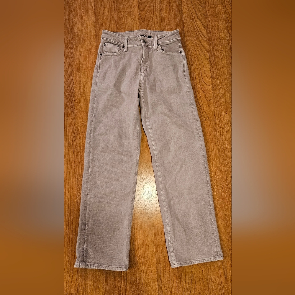 American Eagle Strigid High Waisted Stovepipe Light Gray Jeans